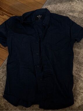 Hollister Men's Dark Navy Short Sleeve Button-Down Shirt